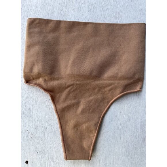 SKIMS Kim Kardashian Core Control Thong Brown Size S/M SH-THG-0108 NWOT - Picture 6 of 8